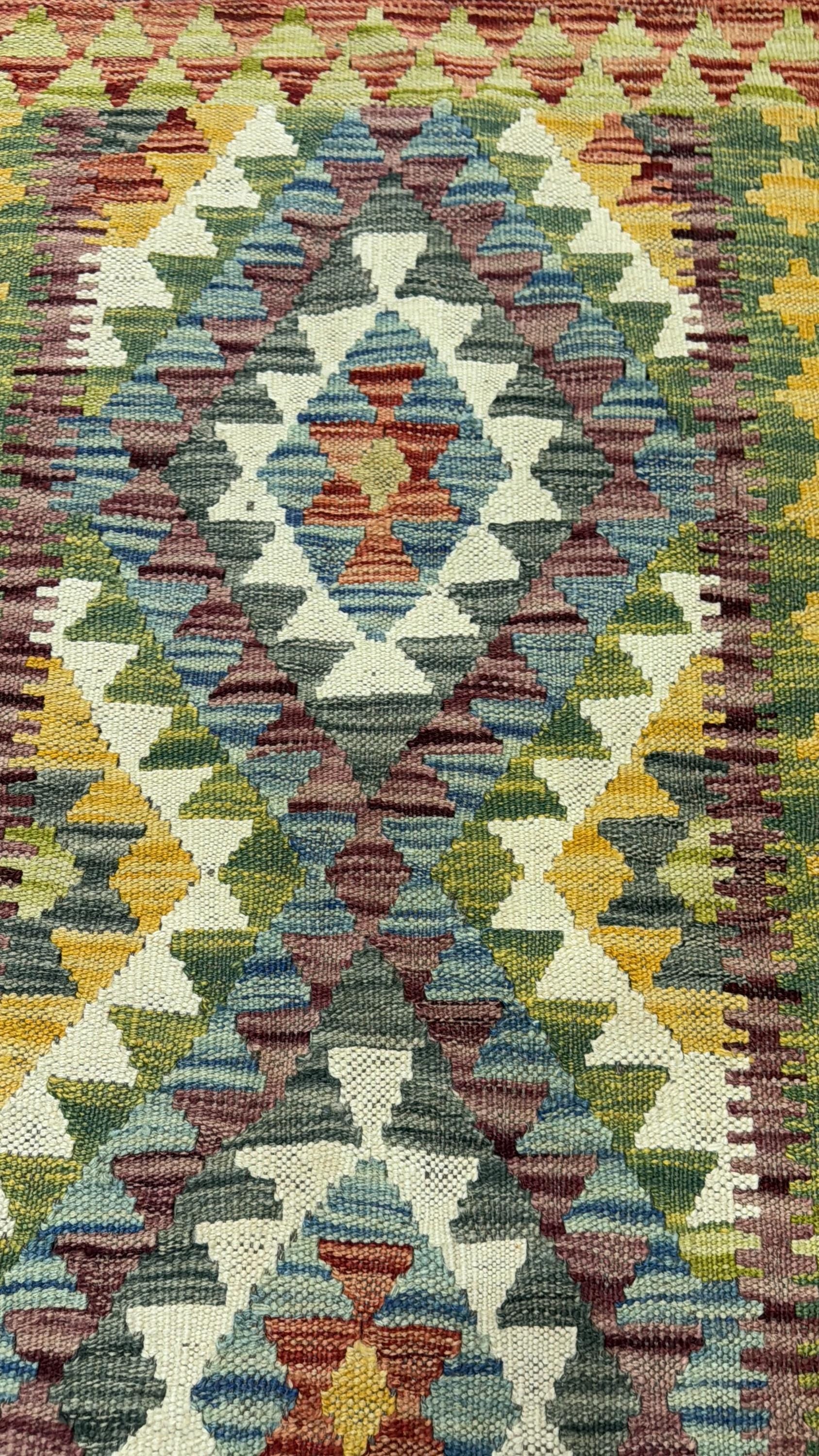 Handwoven Wool Kilim Rug – Colorful Geometric Afghan Décor, 121x84cm