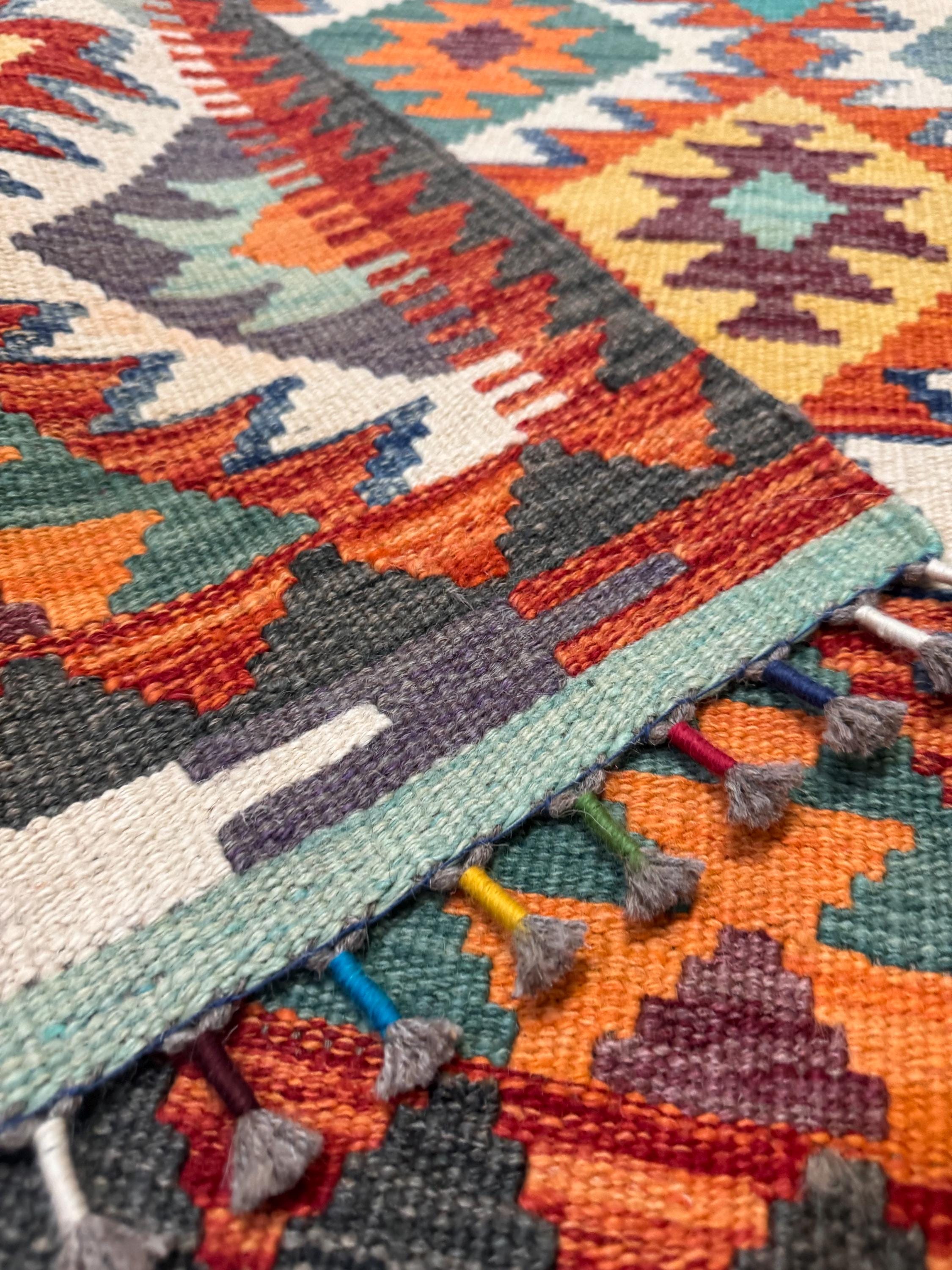 Handwoven Afghan Kilim Rug – Bohemian Geometric Wool Rug (126 x 86 cm)