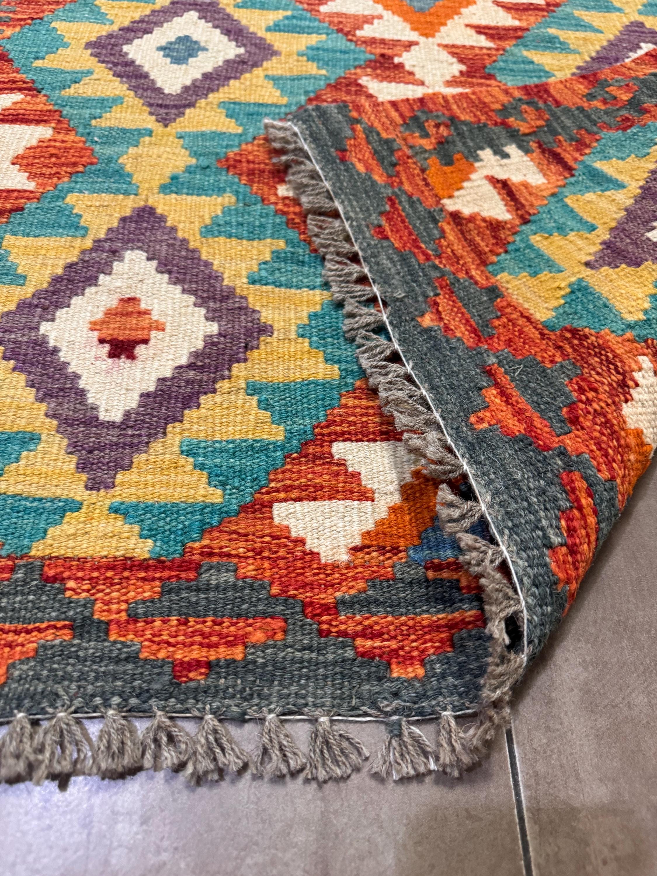 Handwoven Afghan Kilim Rug – Colorful Geometric Wool, Boho Décor (124 x 82 cm)
