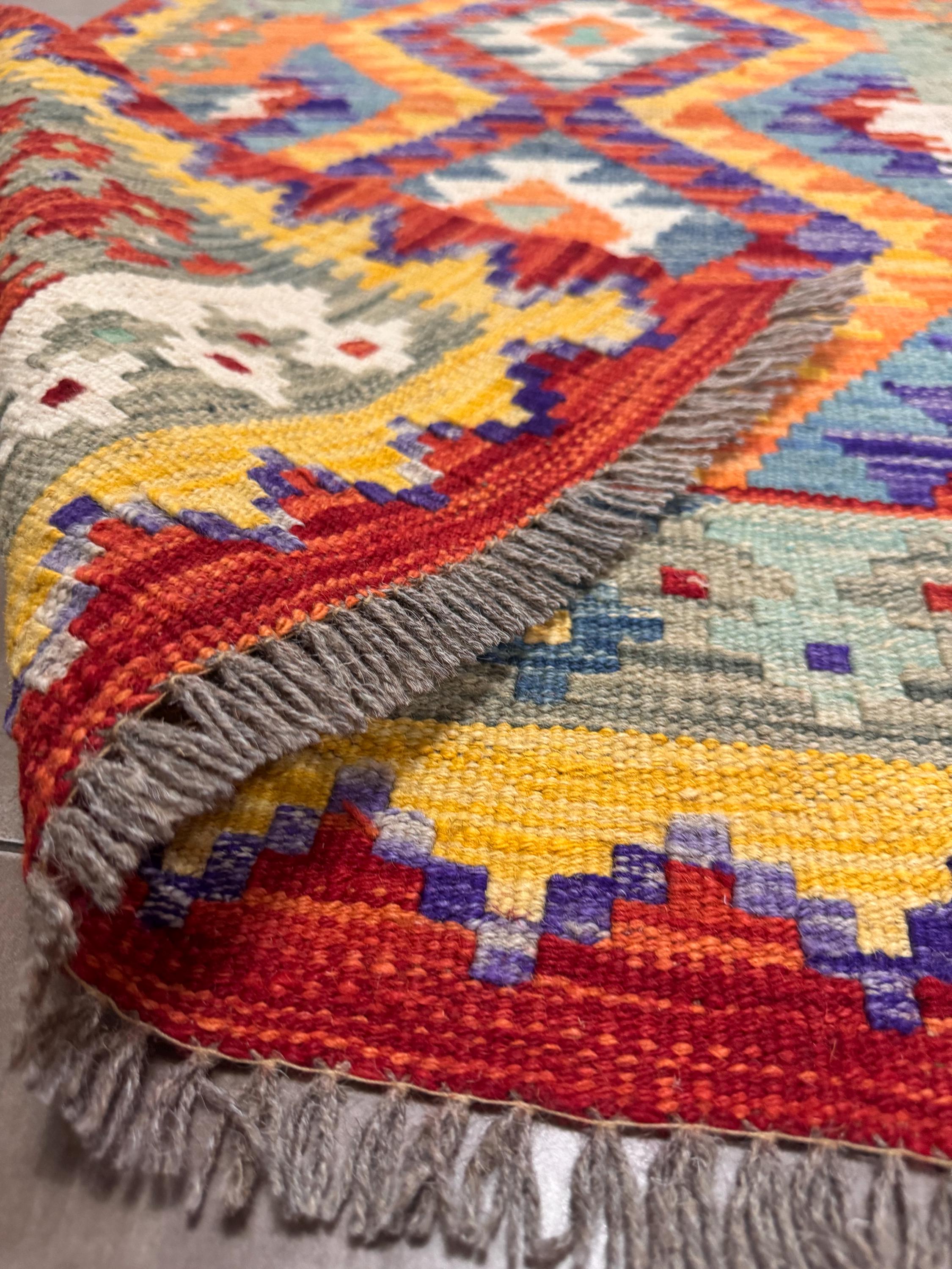 Handwoven Wool Kilim Rug – Colorful Geometric Afghan Design (113 x 85 cm)