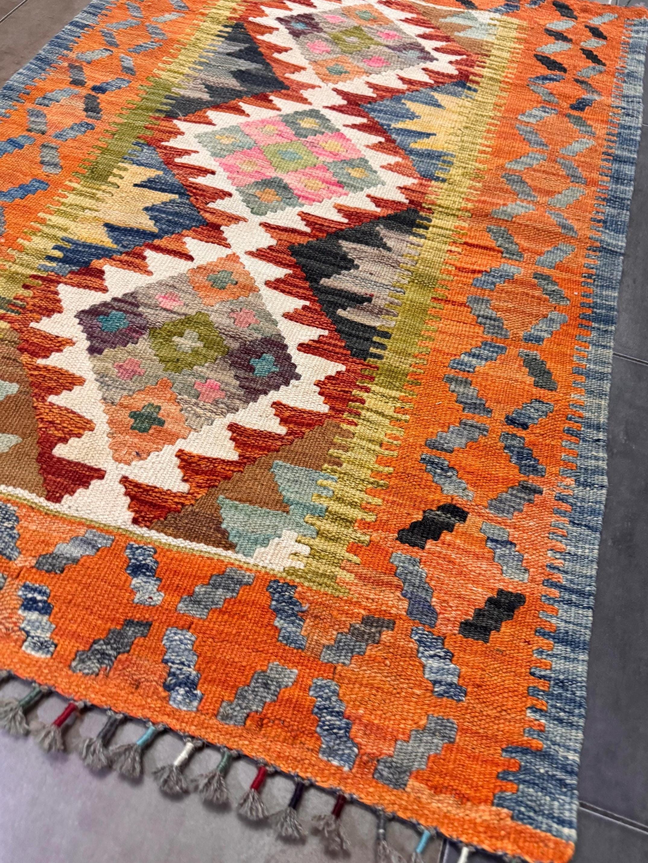 Handwoven Afghan Kilim Rug – Bohemian Wool, Geometric Tribal Decor (113x79 cm)
