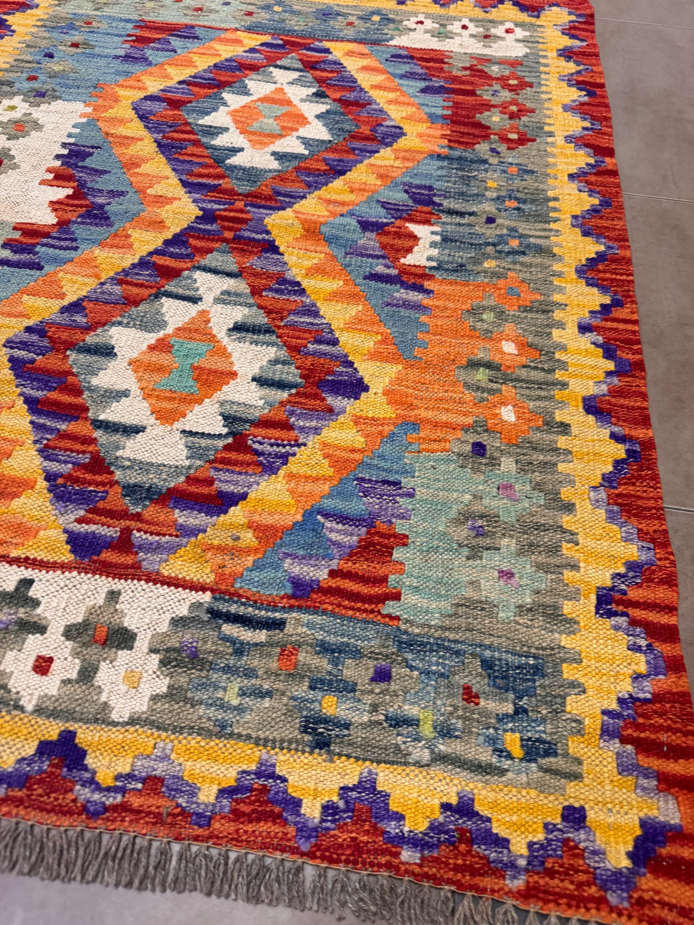 Handwoven Wool Kilim Rug – Colorful Geometric Afghan Design (113 x 85 cm)