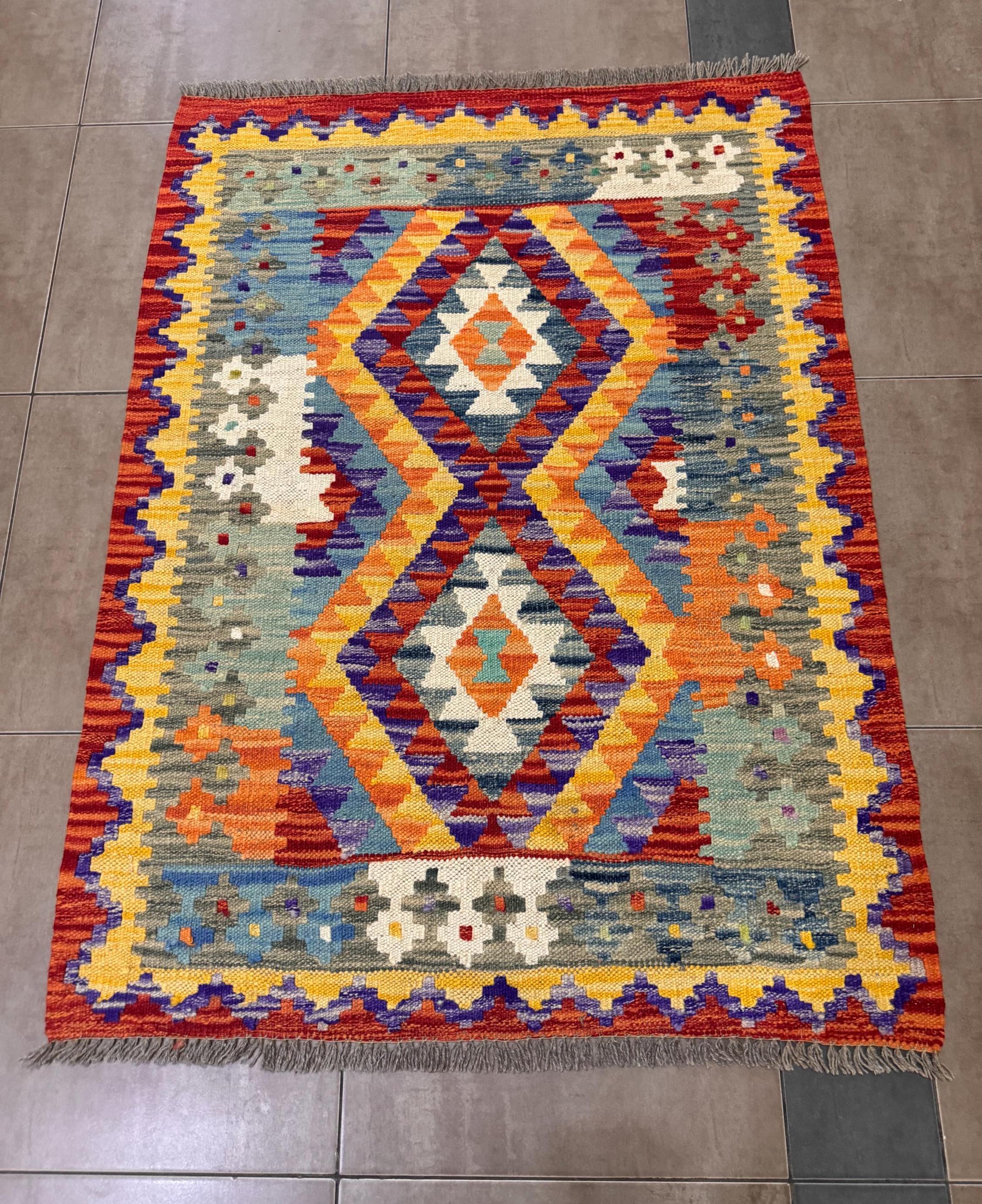 Handwoven Wool Kilim Rug – Colorful Geometric Afghan Design (113 x 85 cm)