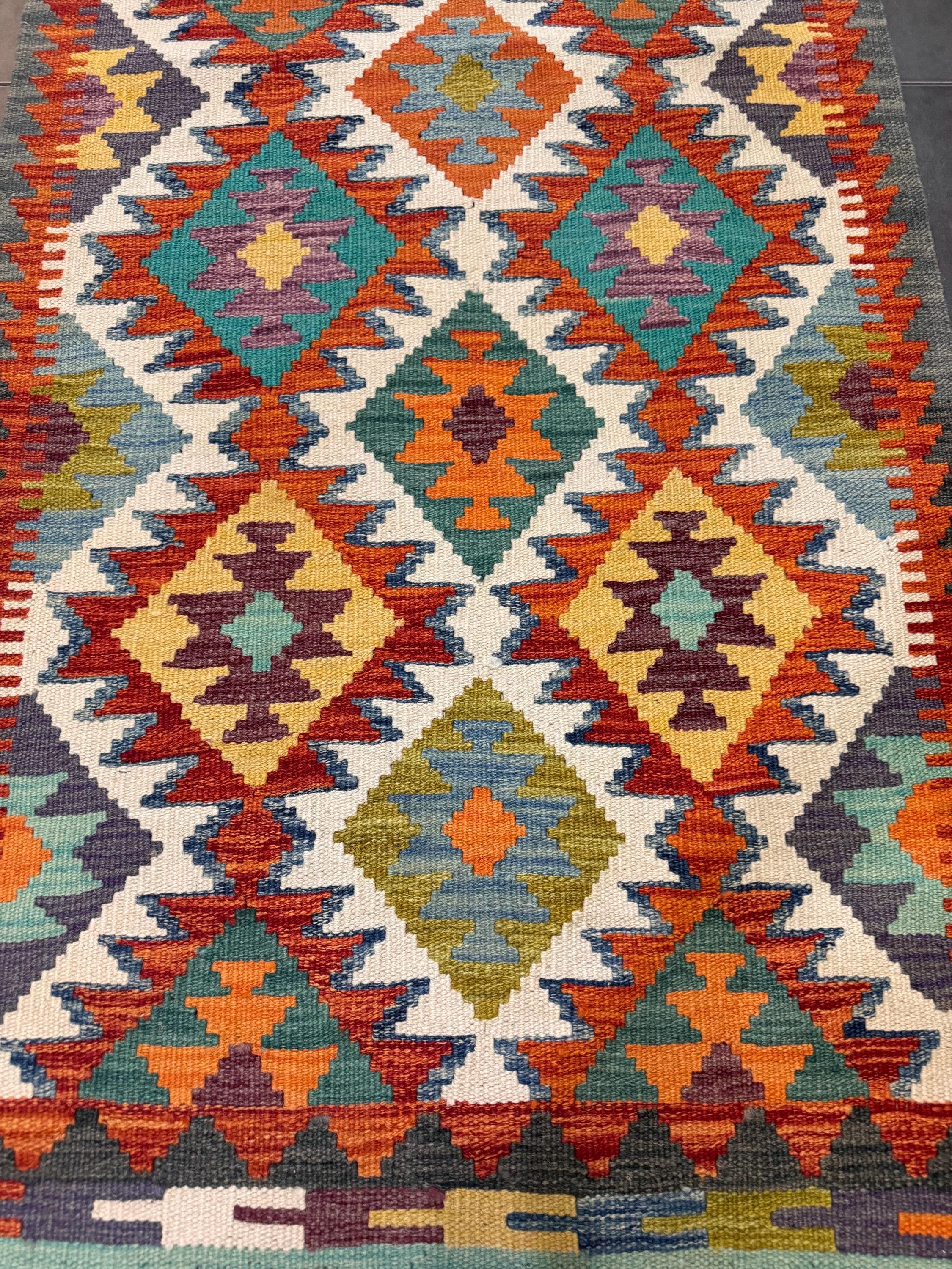 Handwoven Afghan Kilim Rug – Bohemian Geometric Wool Rug (126 x 86 cm)
