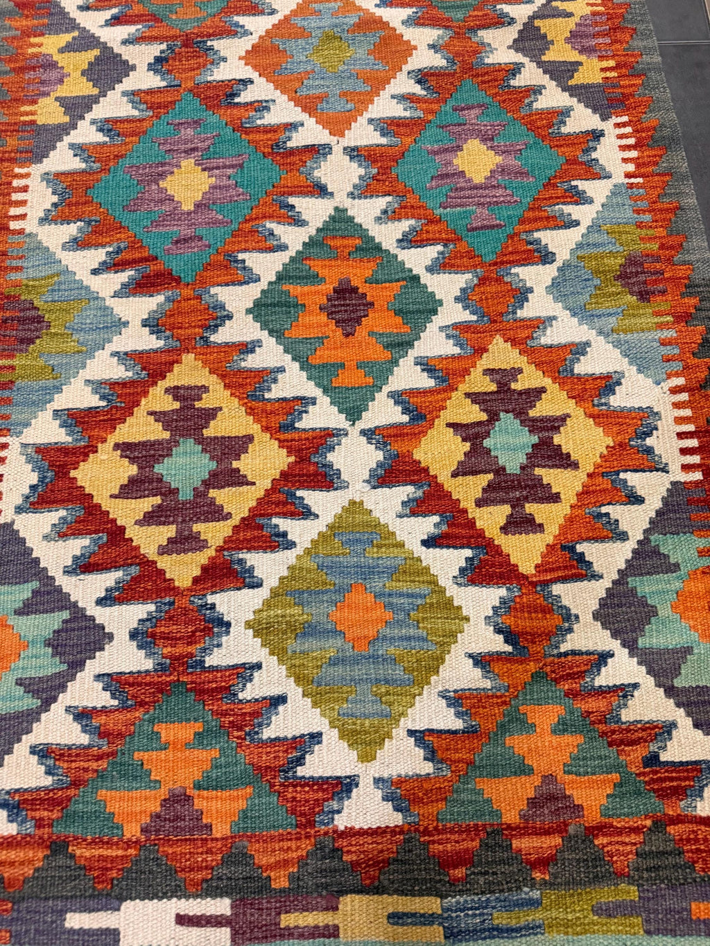 Handwoven Afghan Kilim Rug – Bohemian Geometric Wool Rug (126 x 86 cm)